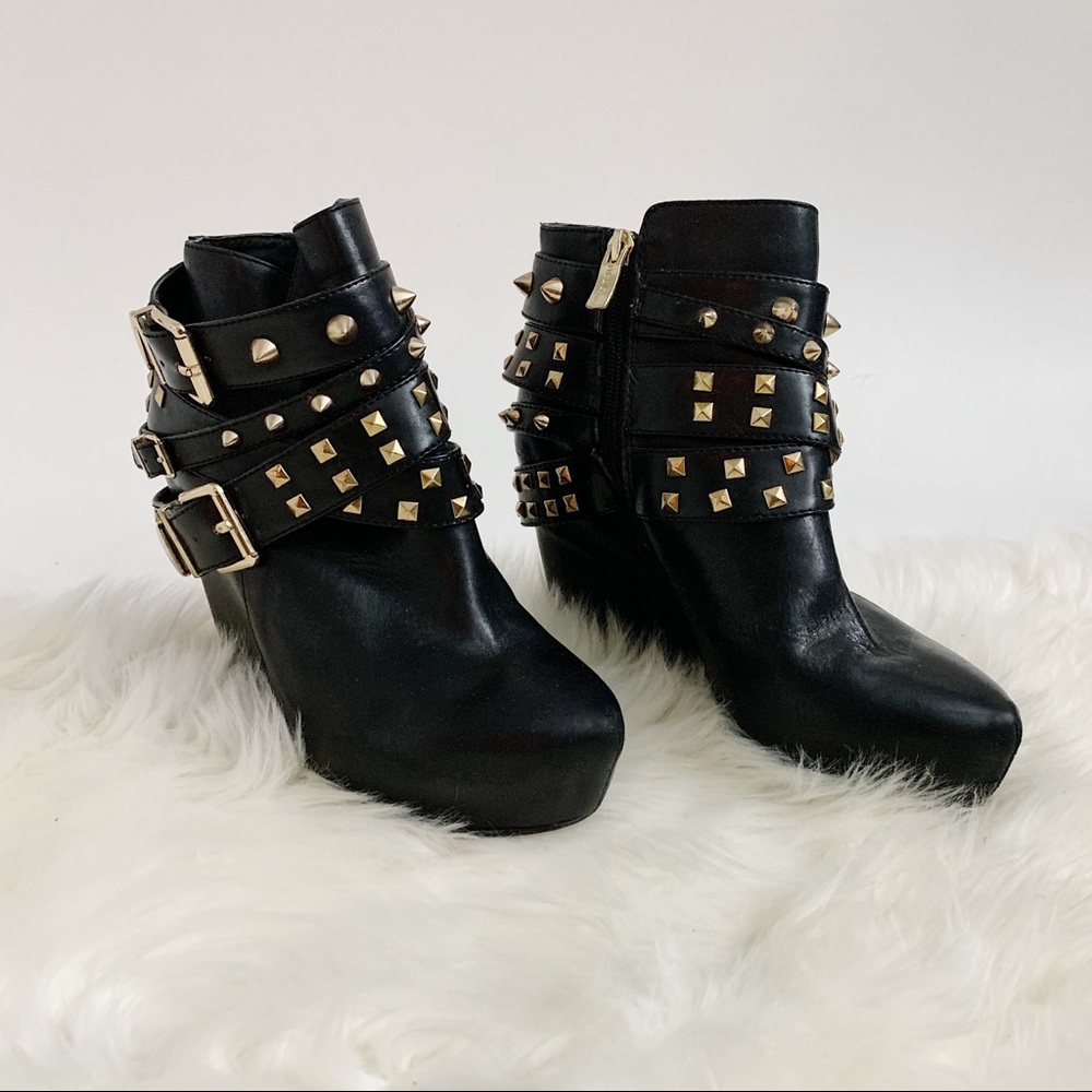BCBG STUDDED WEDGE BOOTIES SIZE 7.5